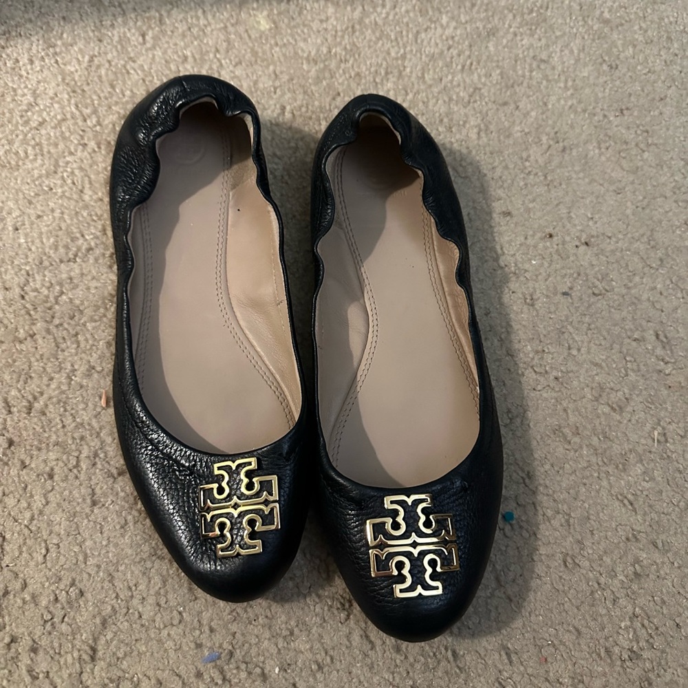 Black Tory Burch flats. EUC